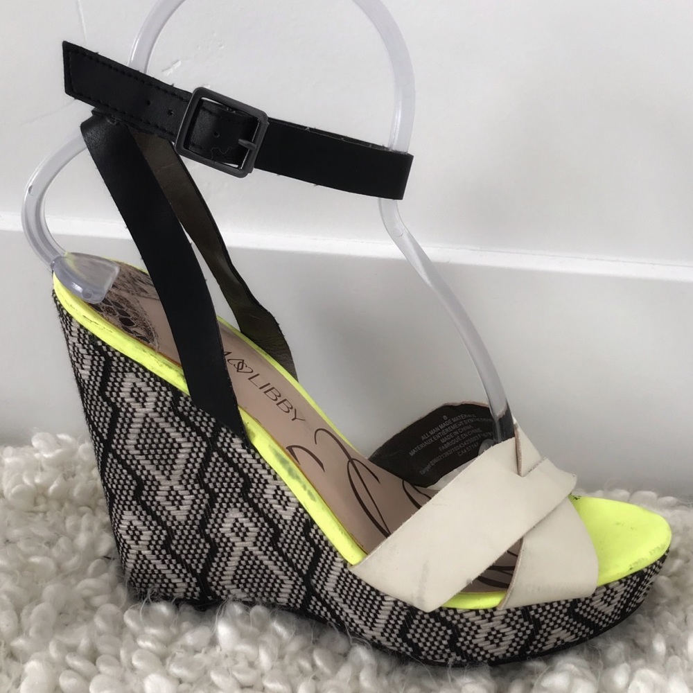 Sam & Libby Geometric Wedge Yellow Neon Accent